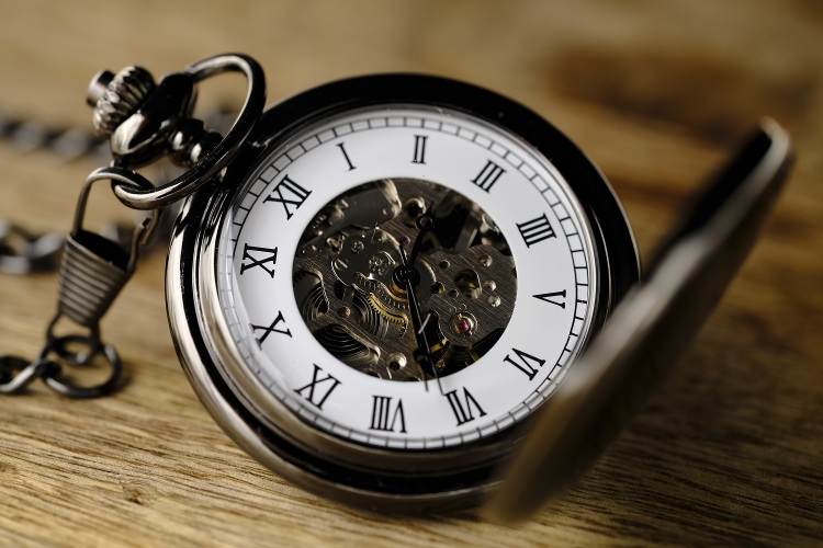 Pocket watch, photo from the pixabay.com by Bru-nO